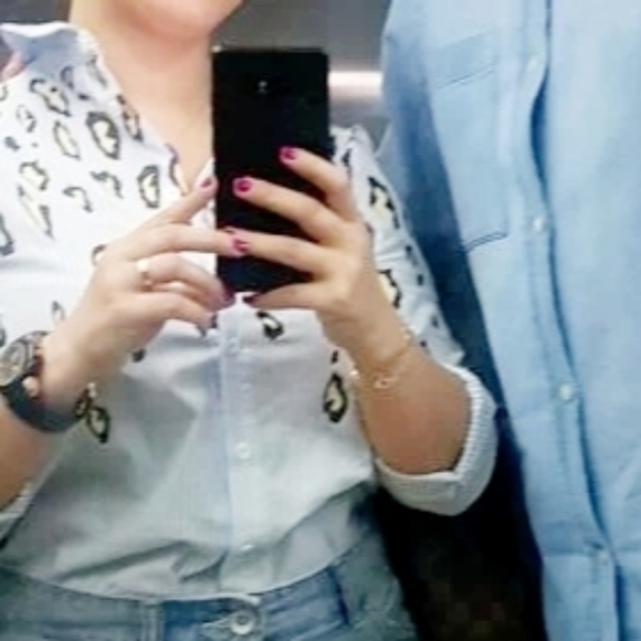 Leopard Animal Print Button Down Top LIKE NEW - Picture 12 of 13